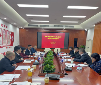 3月4日下午，深圳市人力资源和社会保障局党组成员、副局长闵晓波一行到盐田调研部级深化构建和谐劳动关系综合配套改革试点工作。盐田区委常委、区政府常务副区长胡朝阳出席。市人社局劳关处、区人力资源局、区和谐劳动关系促进协会相关负责人参加。.png