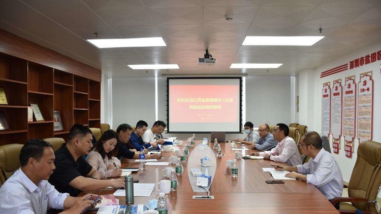 3月15日-16日，江西省景德镇市人社局四级调研员张希跃等一行8人来盐调研部级深化构建和谐劳动关系综合配套改革试点工作。局党组成员、二级调研员刘定权，劳动关系科、区和谐劳动关系促进协会相关负责人参加了本次调研活动。.jpg