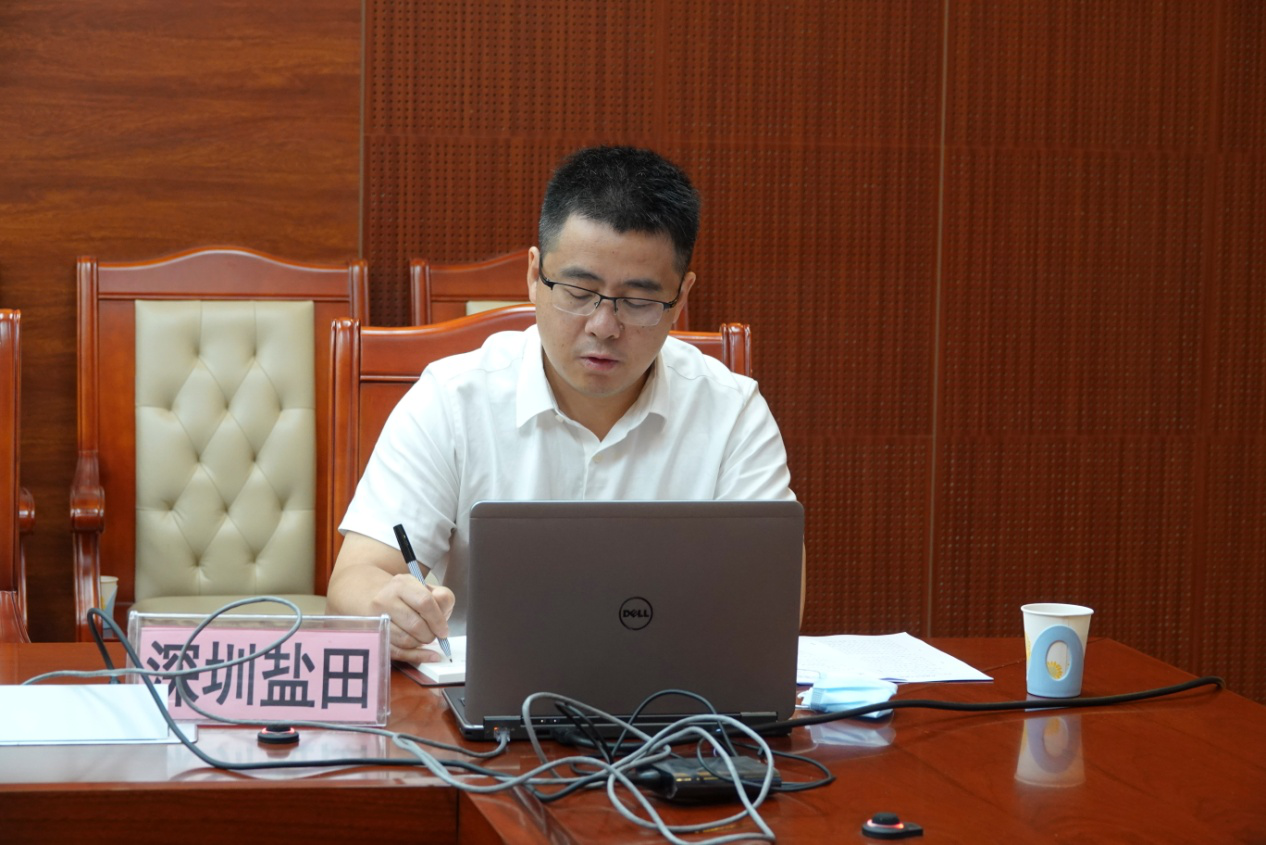 9月1日人力资源和社会保障部劳动关系司召开规范电子劳动合同线上研讨会。会议由劳动关系司聂生奎司长主持召开。青岛、南宁、苏州工业园区、深圳盐田和昆明官渡区地方人社部门以及京东集团、北京外企人力资源服务公司（FESCO）、周大福珠宝公司分别就电子劳动合同的推进情况分别发言。各地区的上级主管人社厅（局）主要领导、北京市人社局、有关地方法院同志、部内调解仲裁司、劳动监察局、信息中心、劳动保障科学研究院有关同志及有关全国人大代表参加了本次视频研讨会。1.png