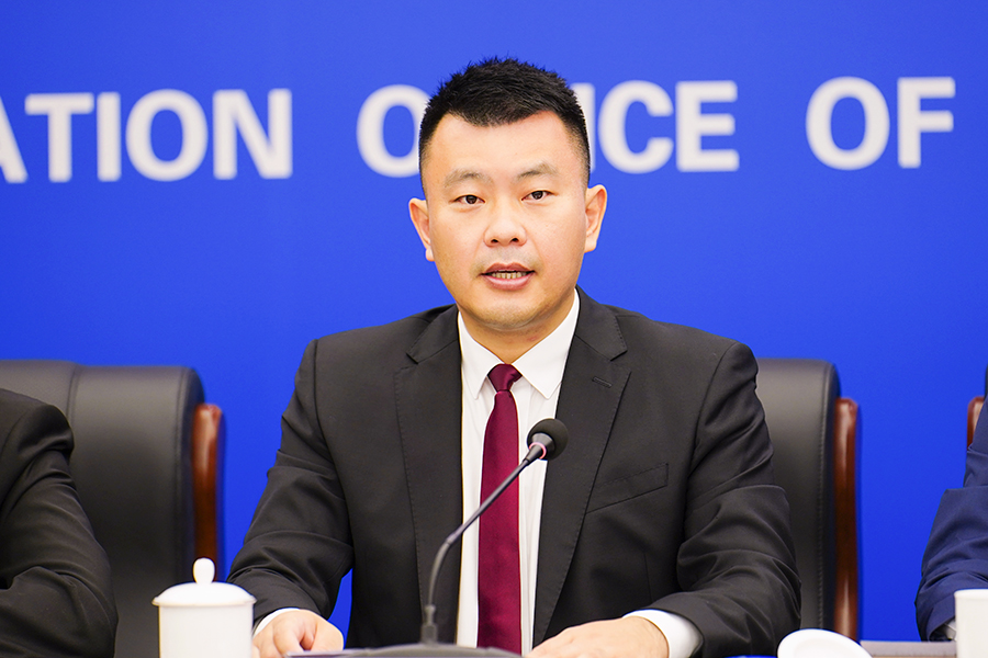 发布人：盐田区工业和信息化局副局长 陈文庆.jpg