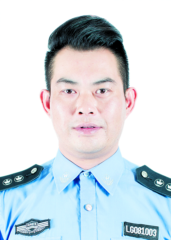 龙岗区网格员林科AE3I4008.JPG